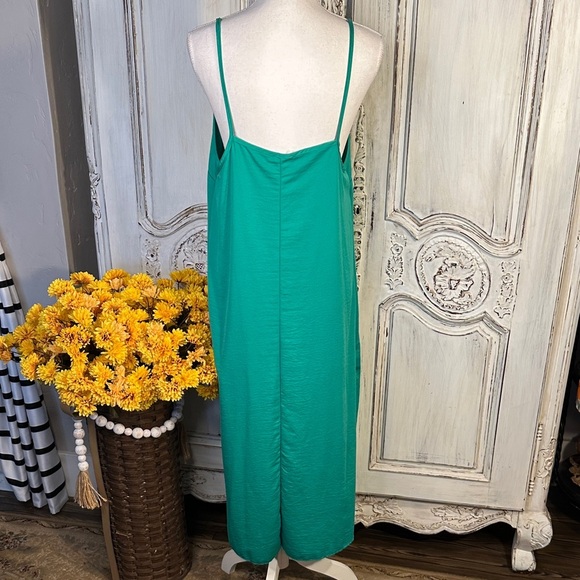 See You Monday Elegant Green Spaghetti Strap Slip Dress - Picture 6 of 9